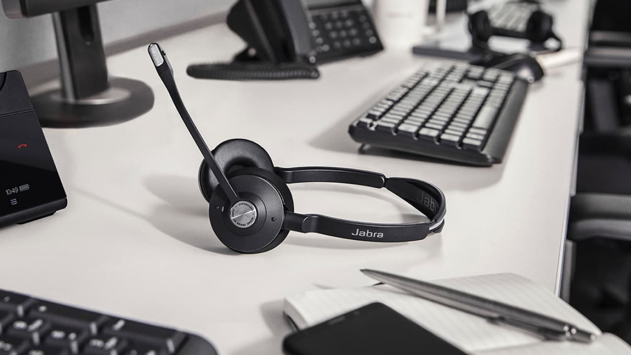 Jabra Engage 75 SE Lifestyle Image